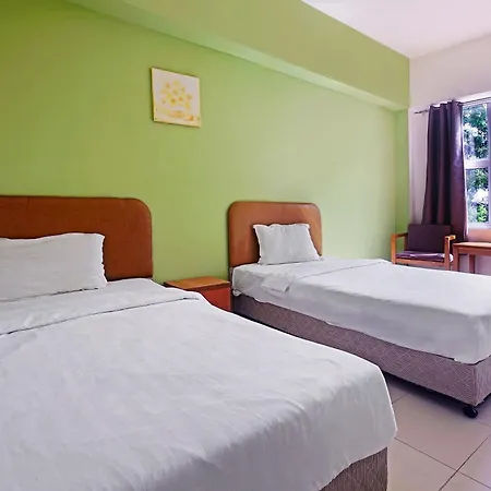Hotel Night Queen Salak Tinggi Sepang Exterior photo