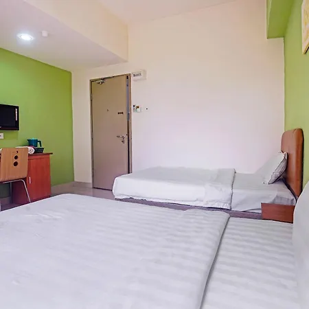 Hotel Night Queen Salak Tinggi Sepang Exterior photo