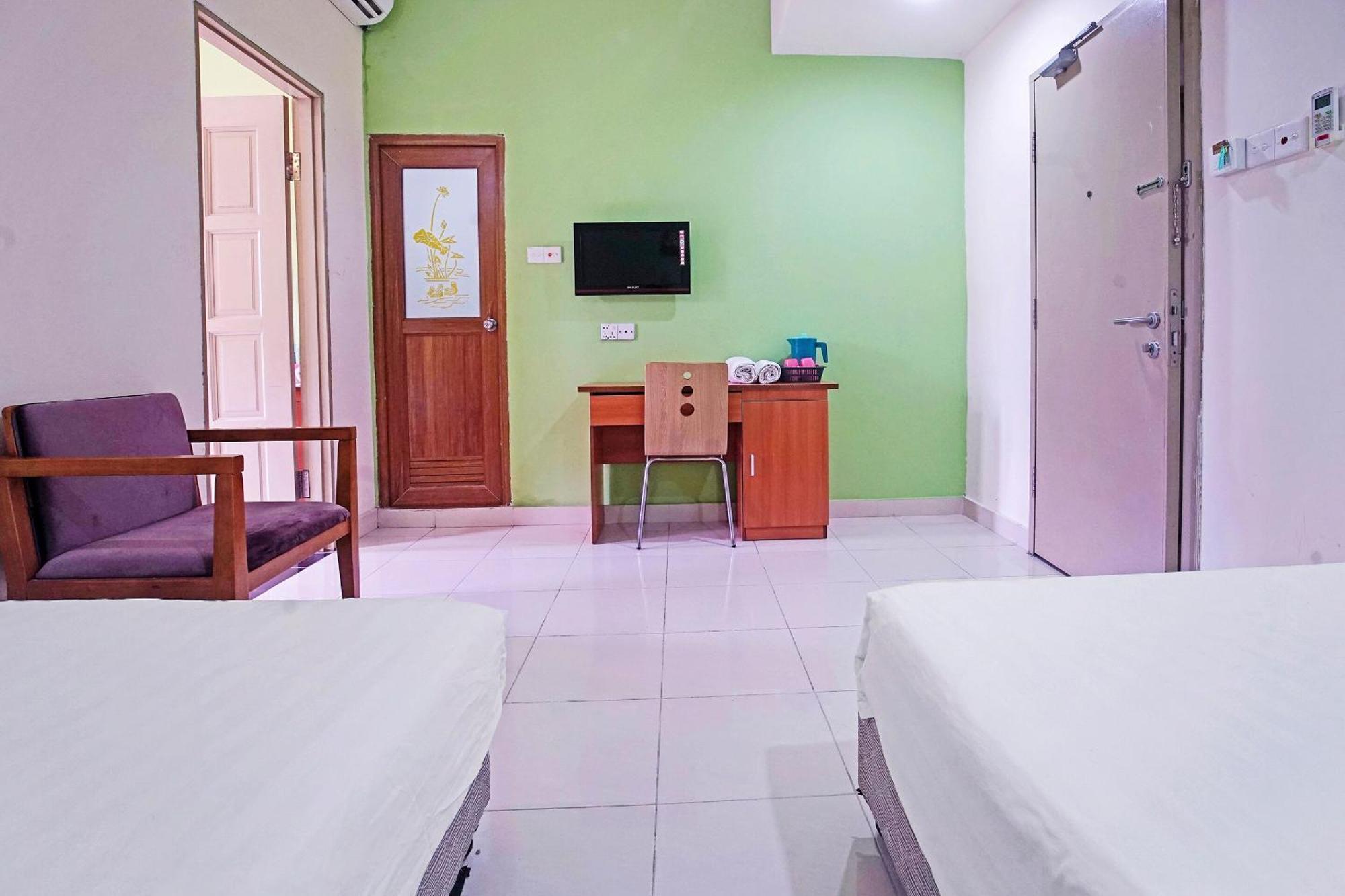 Hotel Night Queen Salak Tinggi Sepang