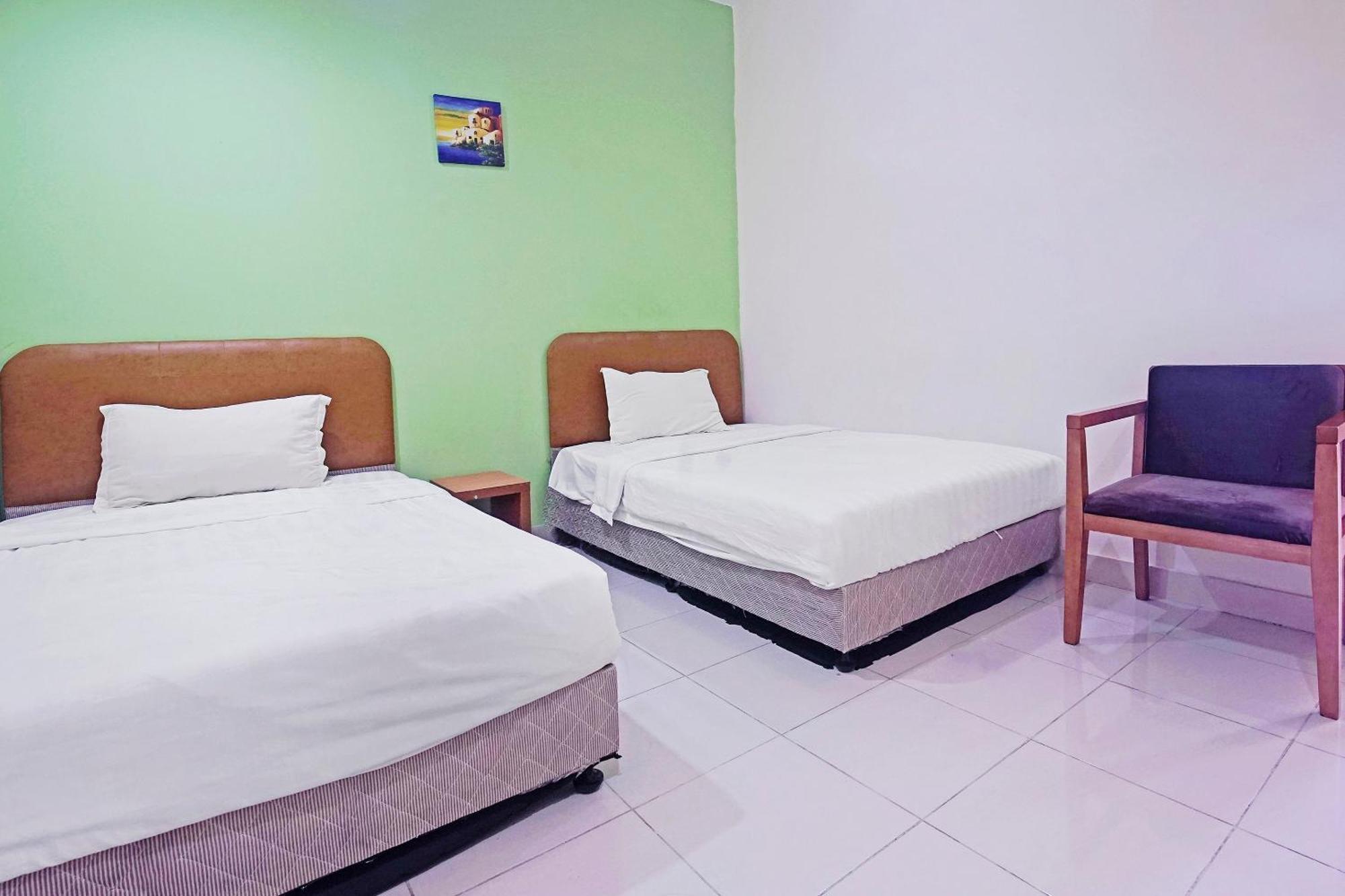 Hotel Night Queen Salak Tinggi