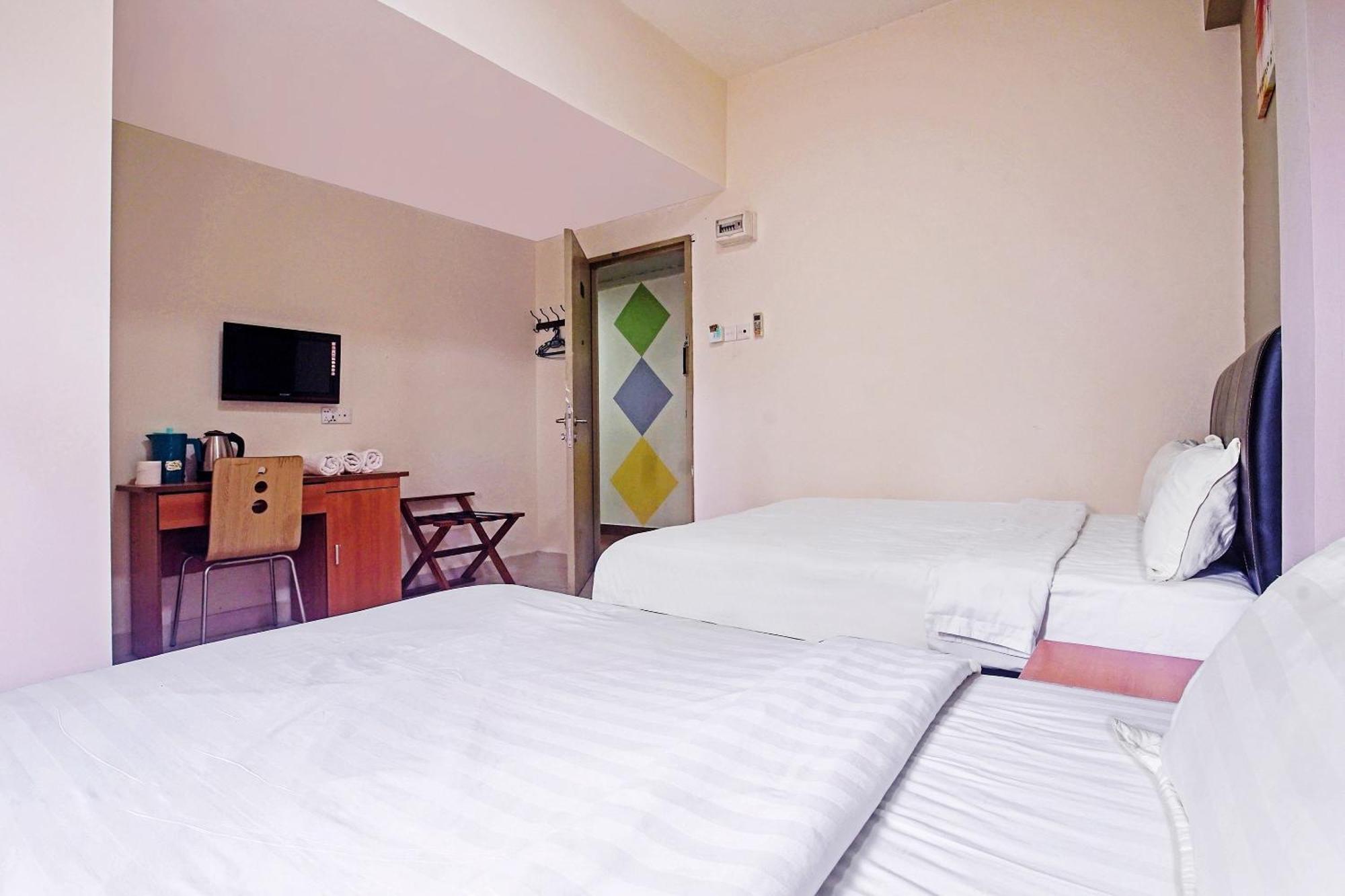 Night Queen Salak Tinggi Hotel
